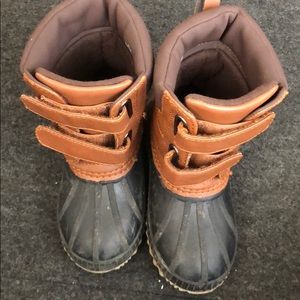 Gap insulated duck boots